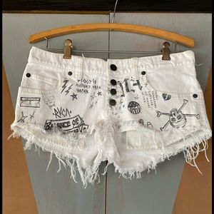 RVCA - White Denim Shorts with Designs on the front and back pocket - Size 27